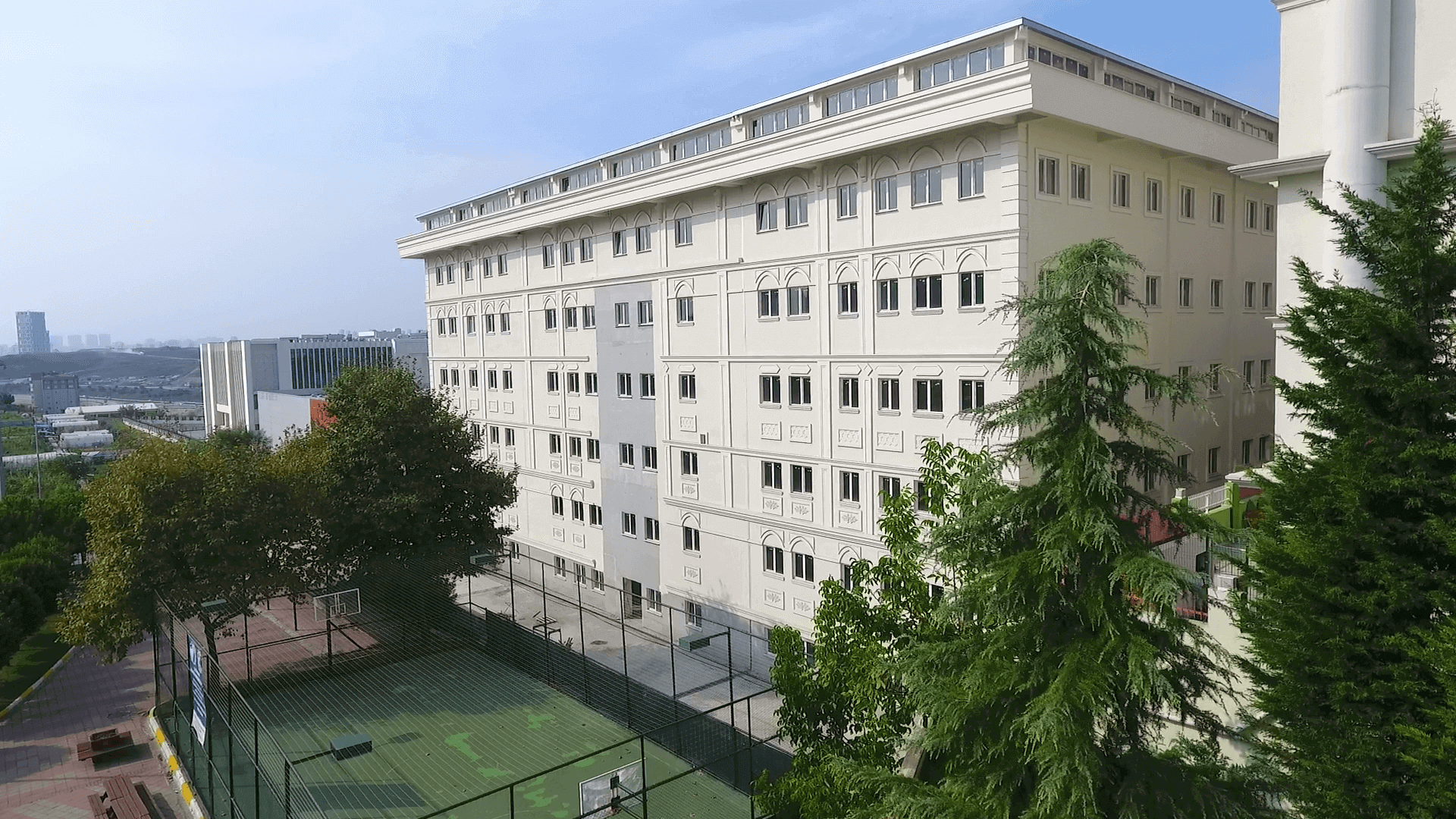 800 Öğrenci Kapasitesi